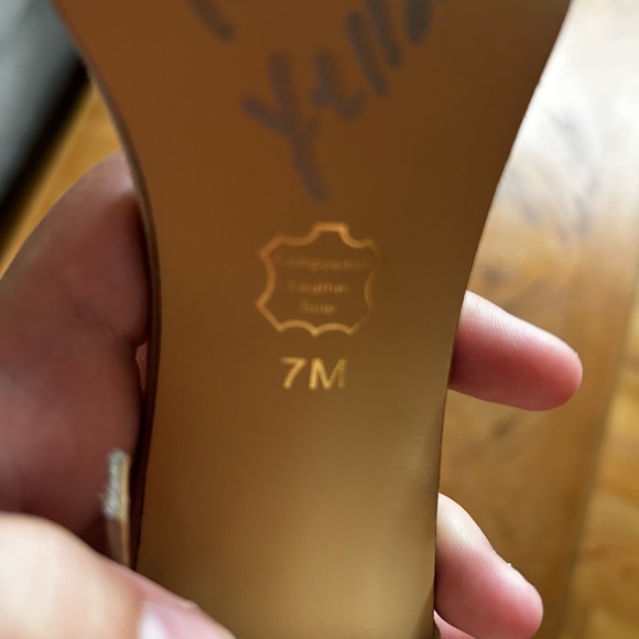 Homecoming heels - Picture 2 of 2